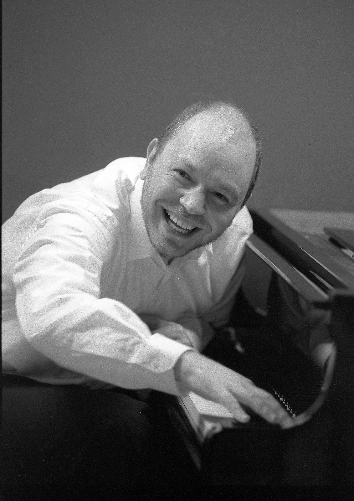 ÖZGÜR AYDIN - Pianist
